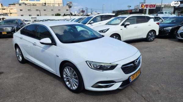 אופל אינסיגניה 4X4 Innovation הצ'בק אוט' 2.0 (260 כ''ס) בנזין 2018 למכירה בראשון לציון