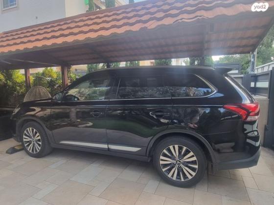 מיצובישי אאוטלנדר Premium אוט' 7 מק' 2.0 (150 כ''ס) בנזין 2020 למכירה בחיפה