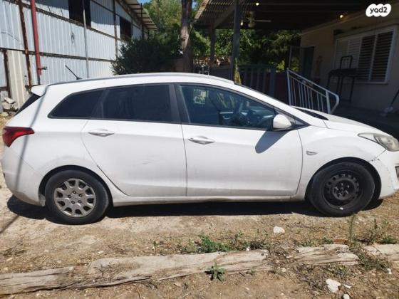 יונדאי i30 Inspire סטיישן אוט' 1.6 (135 כ"ס) בנזין 2013 למכירה בבית אלעזרי