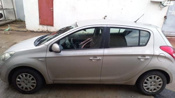 יונדאי i20 Inspire אוט' 1.4 (100 כ"ס) [2009-2015] בנזין 2012 למכירה בפורת