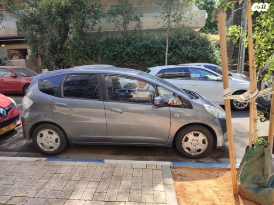 הונדה ג'אז הייבריד הייבריד אוט' 1.3 (102 כ''ס) בנזין 2015 למכירה בתל אביב יפו