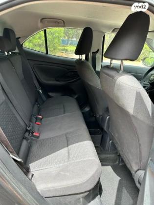 טויוטה יאריס קרוס HSD Urban אוט' 1.5 (92 כ''ס) בנזין 2022 למכירה ברמת גן