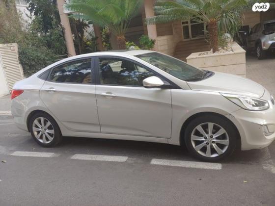 יונדאי i25 Premium אוט' 1.6 (124 כ"ס) בנזין 2015 למכירה ברחובות