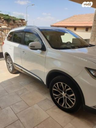 מיצובישי אאוטלנדר Premium אוט' 7 מק' 2.0 (150 כ''ס) בנזין 2017 למכירה בטבריה