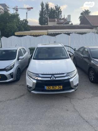 מיצובישי אאוטלנדר Premium אוט' 7 מק' 2.0 (150 כ''ס) בנזין 2015 למכירה בכפר סבא