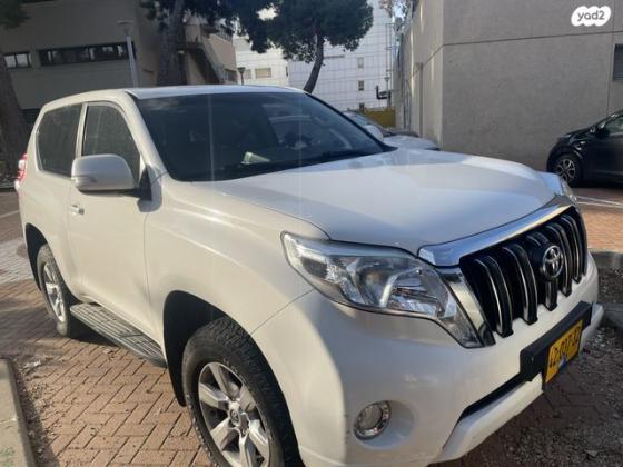 טויוטה לנד קרוזר קצר 4X4 Luxury אוט' דיזל 3.0 (190 כ''ס) דיזל 2015 למכירה במזכרת בתיה