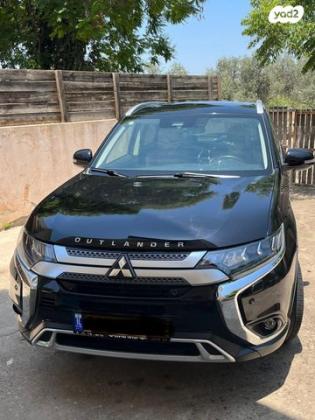 מיצובישי אאוטלנדר Premium אוט' 7 מק' 2.0 (150 כ''ס) בנזין 2021 למכירה בבן שמן