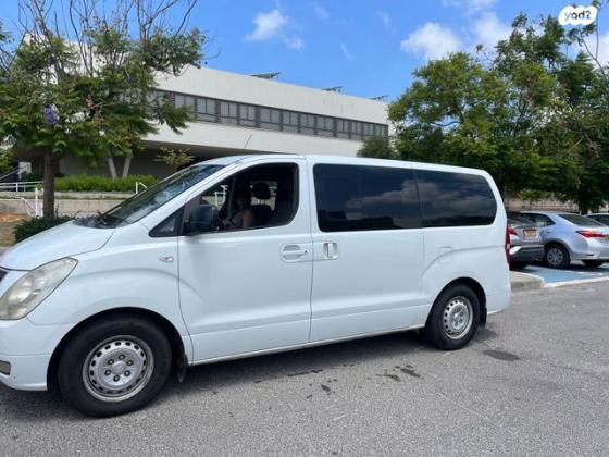 יונדאי i800 GLS CRDI מיניבוס ידני דיזל 8 מק' 2.5 (136 כ"ס) דיזל 2011 למכירה בהרצליה