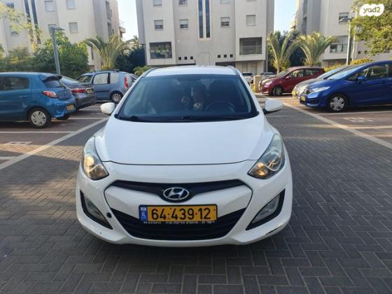 יונדאי i30 Inspire סטיישן אוט' 1.6 (135 כ"ס) בנזין 2012 למכירה בפרדס חנה כרכור
