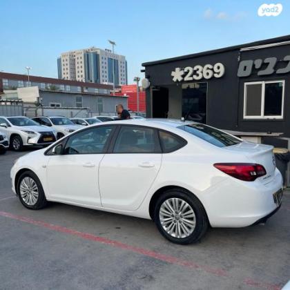 אופל אסטרה Berlina Enjoy סדאן אוט' 1.6 (180 כ''ס) בנזין 2013 למכירה בראשון לציון