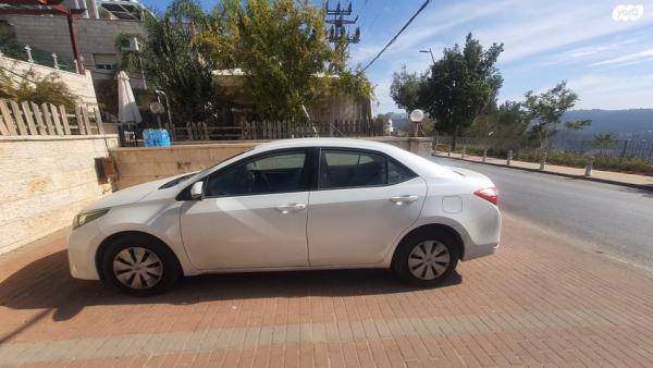 טויוטה קורולה Sun אוט' 1.6 (132 כ"ס) בנזין 2015 למכירה בתל אביב יפו