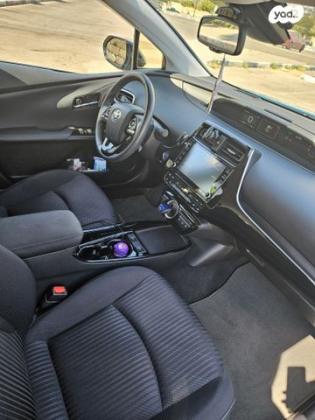 טויוטה פריוס פלאג-אין Comfort היברייד אוט' 1.8 (98 כ''ס) היברידי חשמל / בנזין 2020 למכירה בבת ים