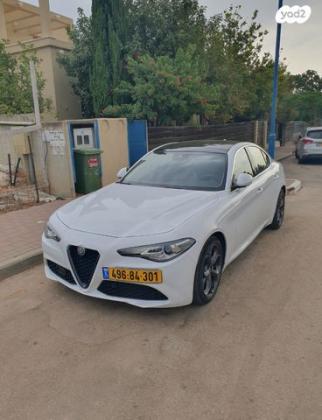 אלפא רומיאו ג'וליה Milano Speciale אוט' 2.0 (197 כ"ס) בנזין 2018 למכירה באילת