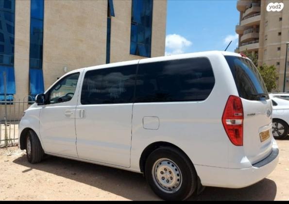 יונדאי i800 GLS CRDI מיניבוס אוט' דיזל 8 מק' 2.5 (170 כ"ס) דיזל 2018 למכירה בתל אביב יפו