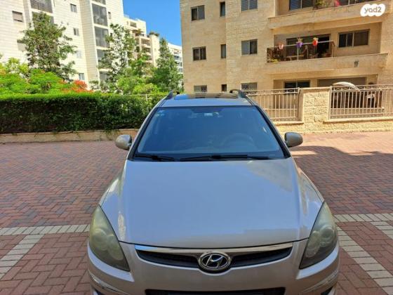 יונדאי i30CW Inspire סטיישן אוט' 1.6 (126 כ''ס) בנזין 2009 למכירה בפתח תקווה