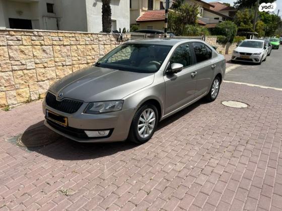 סקודה אוקטביה Style אוט' 1.4 (150 כ"ס) בנזין 2015 למכירה ברחובות