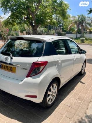 טויוטה יאריס Trend אוט' 1.3 (100 כ"ס) בנזין 2014 למכירה בנורדיה