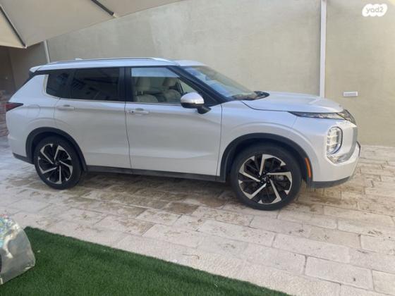 מיצובישי אאוטלנדר Instyle אוט' 7 מק' 2.5 (181 כ"ס) בנזין 2021 למכירה בירושלים