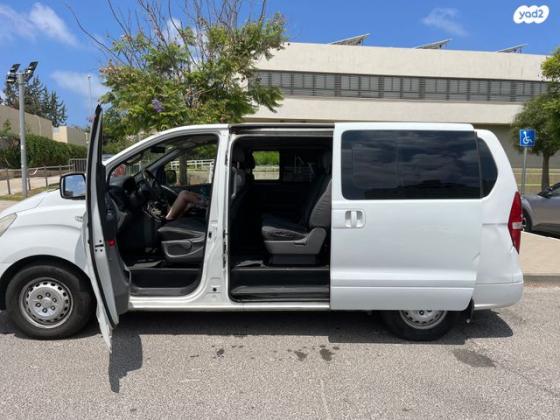 יונדאי i800 GLS CRDI מיניבוס ידני דיזל 8 מק' 2.5 (136 כ"ס) דיזל 2011 למכירה בהרצליה