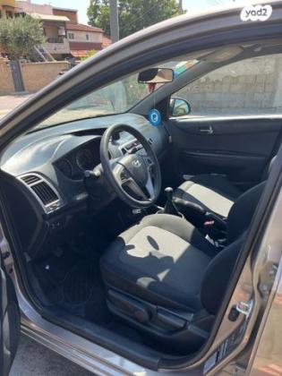 יונדאי i20 Insight ידני 1.2 (85 כ"ס) בנזין 2013 למכירה בראשון לציון