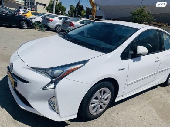 טויוטה פריוס Comfort TSS הייבריד אוט' 1.8 (98 כ''ס) בנזין 2018 למכירה בתל אביב יפו