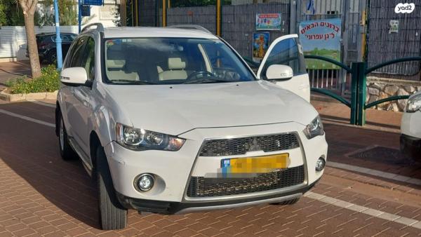 מיצובישי אאוטלנדר 4X4 Comfort אוט' 7 מק' 2.4 (170 כ"ס) [2010-2012] בנזין 2010 למכירה בחדרה