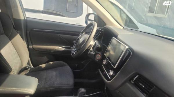 מיצובישי אאוטלנדר Intense אוט' 7 מק' 2.0 (150 כ"ס) בנזין 2019 למכירה בחדרה