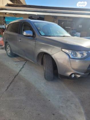 מיצובישי אאוטלנדר Instyle אוט' 7 מק' 2.0 (150 כ"ס) בנזין 2015 למכירה בראש פינה
