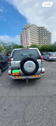 טויוטה לנד קרוזר ארוך 4X4 STD אוט' דיזל 8 מק' 3.0 (166 כ''ס) דיזל 2005 למכירה בתל אביב יפו