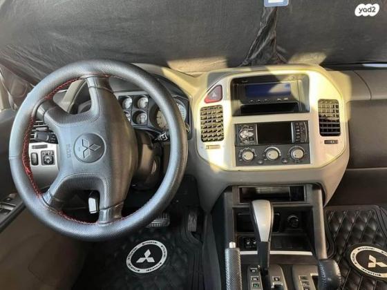 מיצובישי פג'רו קצר 4X4 Limited אוט' דיזל 5 מק' 3.2 (160 כ''ס) דיזל 2005 למכירה במודיעין מכבים רעות