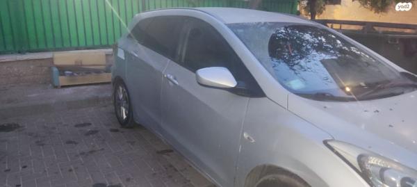 יונדאי i30 Inspire סטיישן אוט' 1.6 (135 כ"ס) בנזין 2015 למכירה במודיעין עילית