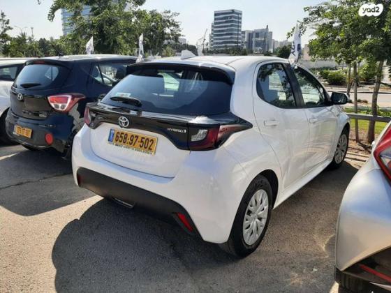 טויוטה יאריס הייבריד Eco אוט' 1.5 (92 כ"ס) בנזין 2021 למכירה בחולון