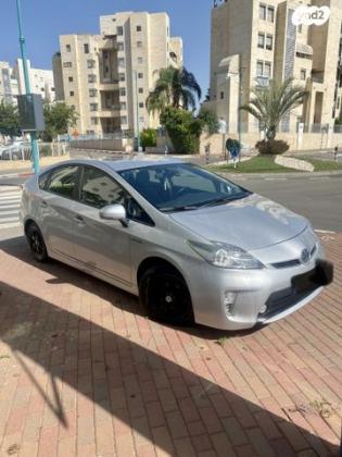 טויוטה פריוס GLI הייבריד אוט' 1.8 (99 כ"ס) בנזין 2015 למכירה בלוד