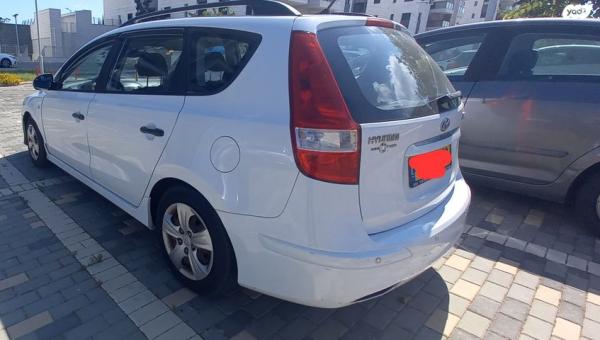 יונדאי i30CW Inspire סטיישן אוט' 1.6 (126 כ''ס) בנזין 2010 למכירה בחריש
