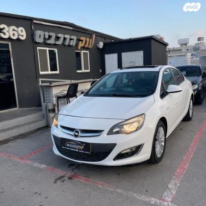 אופל אסטרה Berlina Enjoy סדאן אוט' 1.6 (180 כ''ס) בנזין 2013 למכירה בראשון לציון
