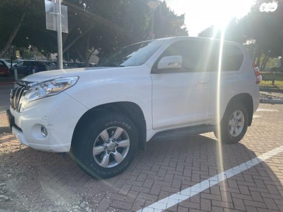 טויוטה לנד קרוזר קצר 4X4 Luxury אוט' דיזל 3.0 (190 כ''ס) דיזל 2015 למכירה במזכרת בתיה