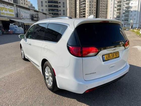 קרייזלר פסיפיקה Touring L אוט' 7 מק' 3.6 (280 כ''ס) בנזין 2018 למכירה בפתח תקווה
