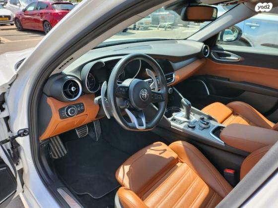אלפא רומיאו ג'וליה Veloce RWD אוט' 2.0 (280 כ''ס) בנזין 2021 למכירה בפרדס חנה כרכור