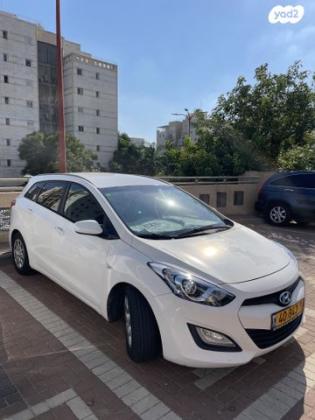 יונדאי i30 Inspire סטיישן אוט' 1.6 (135 כ"ס) בנזין 2013 למכירה ברחובות