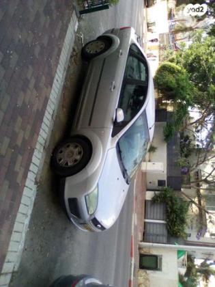 פורד פוקוס Trend סדאן אוט' 1.6 (100 כ''ס) בנזין 2007 למכירה בקרית אונו