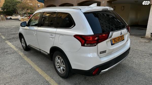 מיצובישי אאוטלנדר Intense אוט' 7 מק' 2.0 (150 כ"ס) בנזין 2017 למכירה בנתניה