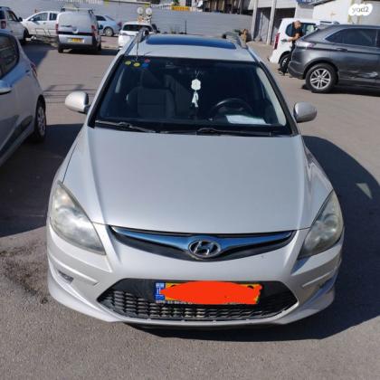 יונדאי i30CW Inspire סטיישן אוט' 1.6 (126 כ''ס) בנזין 2010 למכירה בנתניה