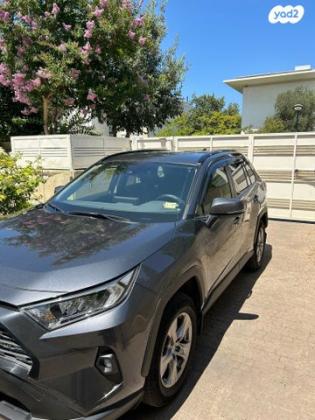 טויוטה RAV4 ארוך 4X4 Experience אוט' 2.0 (175 כ''ס) בנזין 2022 למכירה בקיסריה