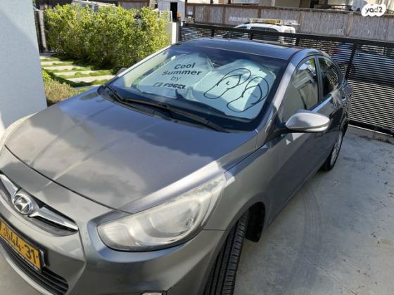 יונדאי i25 Premium אוט' 1.6 (124 כ"ס) בנזין 2014 למכירה בברכיה