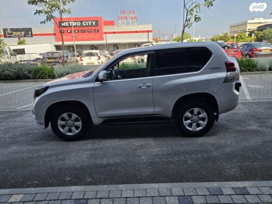 טויוטה לנד קרוזר קצר 4X4 Select 60th אוט' דיזל 3.0 (190 כ''ס) דיזל 2011 למכירה בראשון לציון