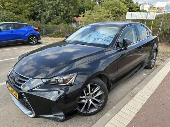 לקסוס IS300h Luxury SR הייבריד אוט' 2.5 (181 כ''ס) בנזין 2020 למכירה בתל אביב יפו