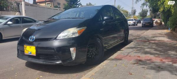 טויוטה פריוס Two הייבריד אוט' 1.8 (134 כ''ס) בנזין 2015 למכירה בסביון