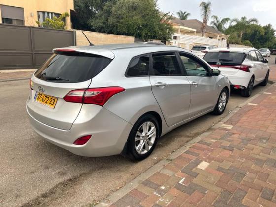 יונדאי i30 Inspire סטיישן אוט' 1.6 (135 כ"ס) בנזין 2015 למכירה בחדרה