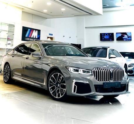 ב.מ.וו סדרה 7 745LE M-Superior הייבריד אוט' 3.0 (286 כ''ס) היברידי חשמל / בנזין 2021 למכירה בראשון לציון