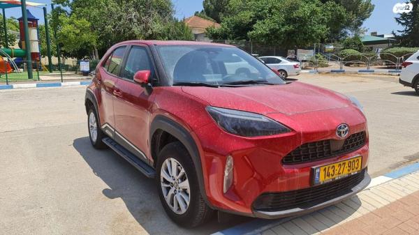 טויוטה יאריס קרוס HSD Urban אוט' 1.5 (92 כ''ס) בנזין 2022 למכירה בניר ישראל